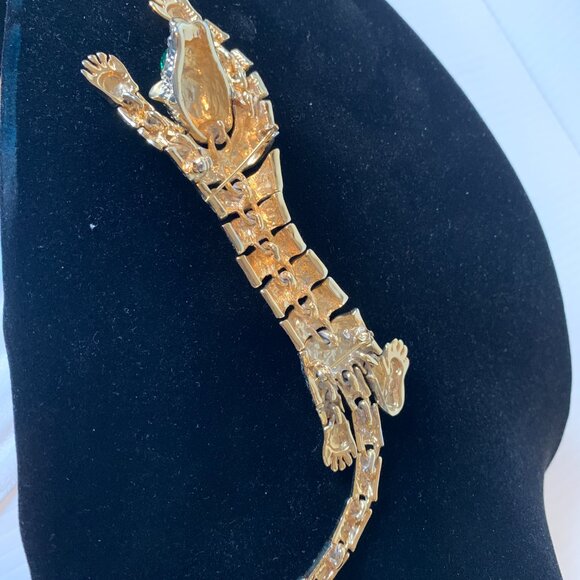 Shoulder brooch articulating Panther with rhinestone and green emerald art deco. - Picture 5 of 5